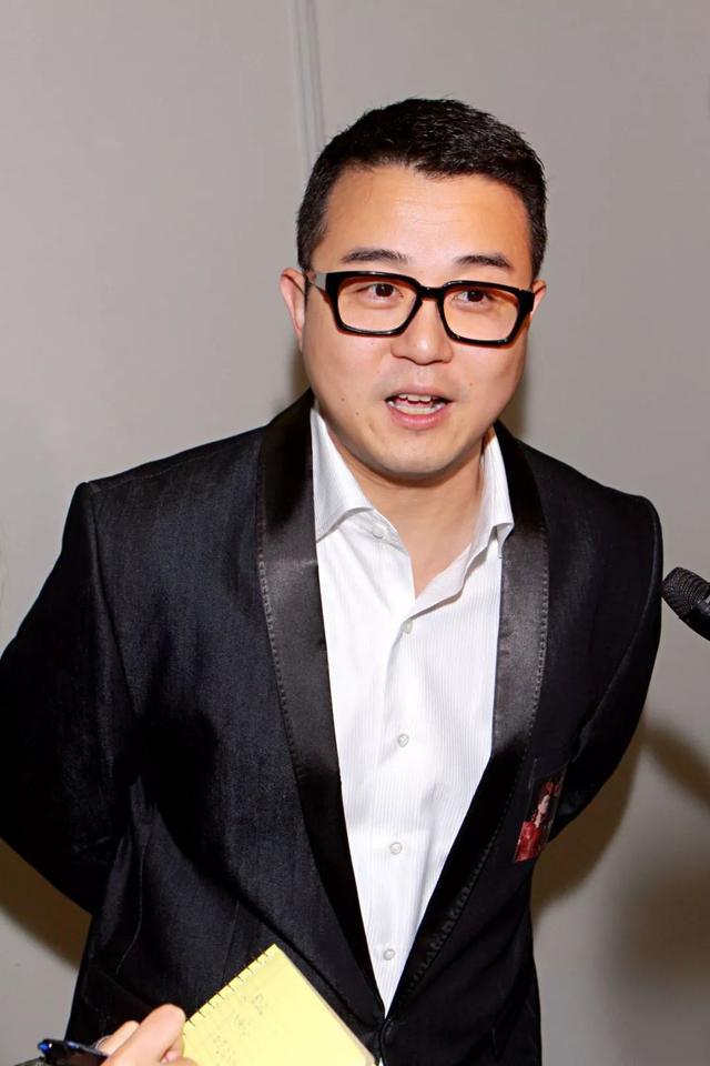 原创tvb再闹乌龙金牌司仪乱入直播镜头引热议曾遭同行怒斥没人品