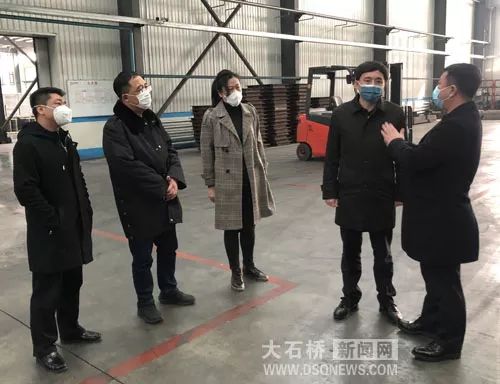 每到一处,迟程都详细了解企业疫情防控,开工复产和