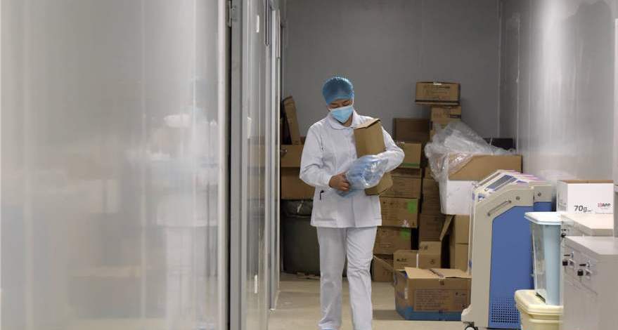 母亲突发疾病去世,火神山护士吴亚玲,向家方向三鞠躬送别母亲