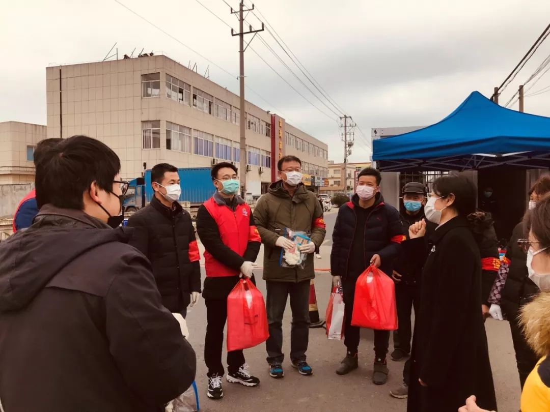 2月13日下午,乐江一行先后到平望镇梅堰社区,河西社区和端市村等三个