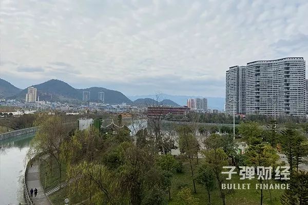 图片上传中...