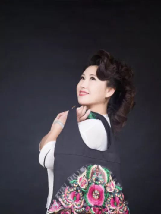 晋剧《出水清莲》选段"并蒂莲开吐幽香"李蕊 饰 王桂英本公众号音频
