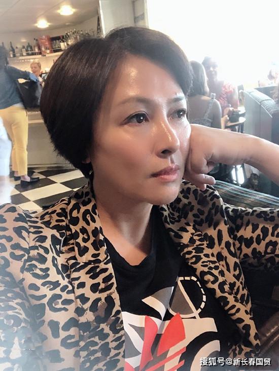 当红时隐退,如今46岁变成这样了_苏瑾
