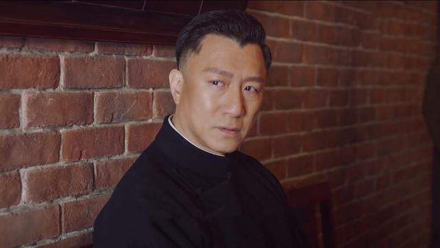 孙红雷饰演的金海大哥本色,尹昉饰演的徐天豪横任性,而张鲁一饰演的