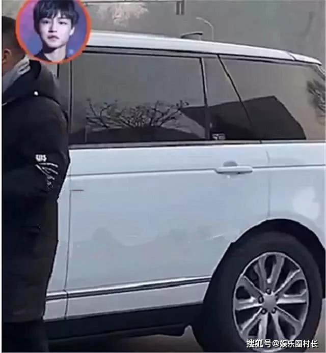 21岁王俊凯开380万豪车现身网友这年头谁进娱乐圈都暴富