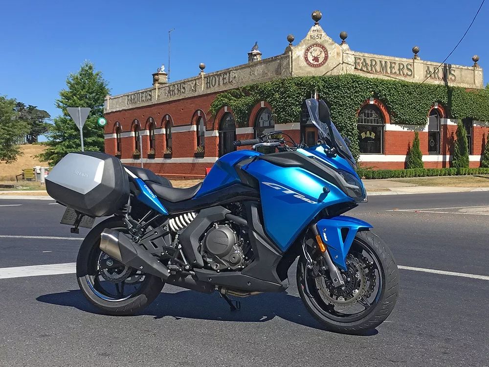 老外试驾春风新款旅行车650gt后的感慨:让你体验到愉悦且独特的驾驶