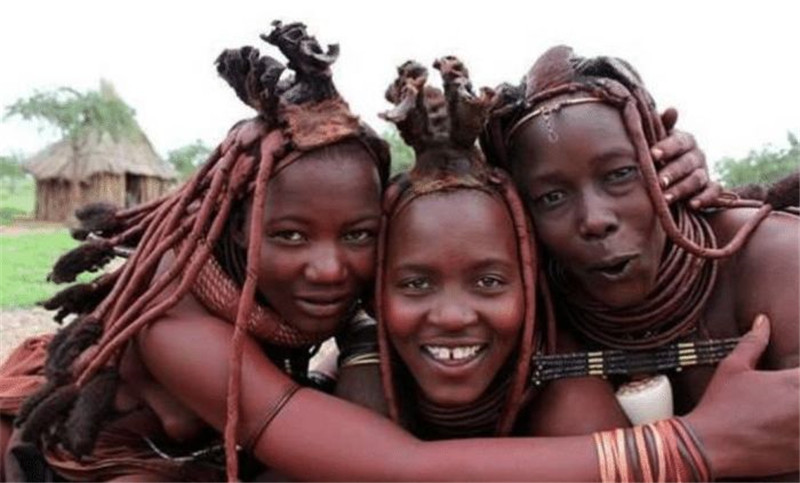 最"善良"原始部落:女性哺乳喂养猴子,却在40岁被赶出部落