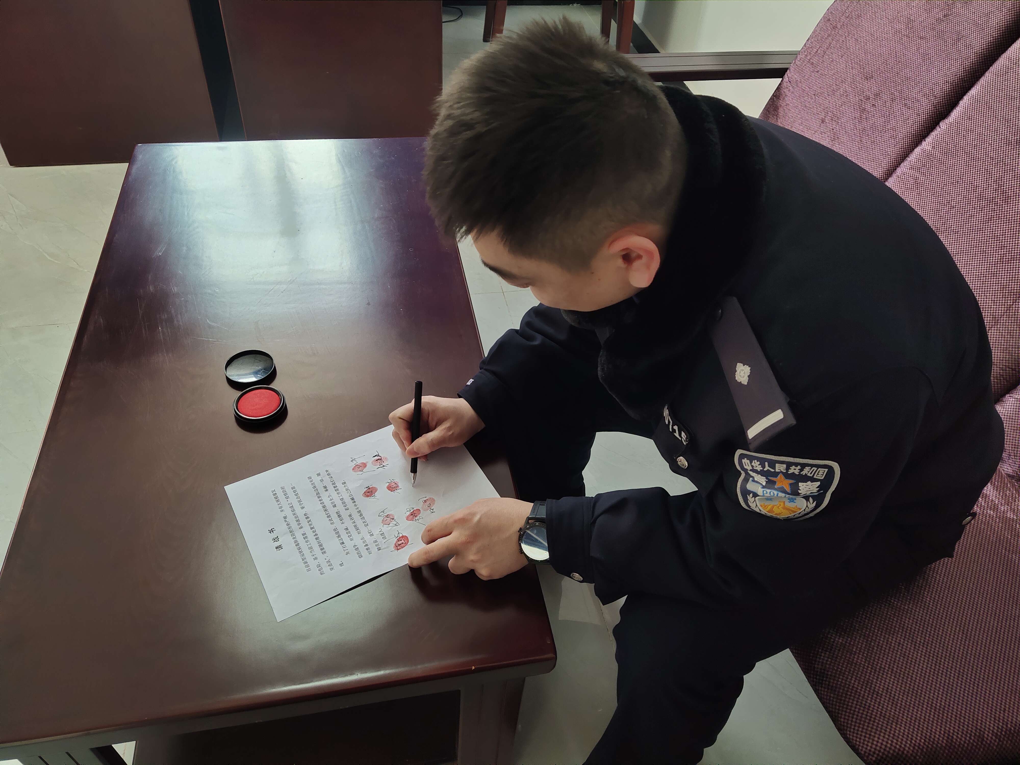 使广大青年民警面对疫情主动"出列", 2月2日,东华派出所所长贺鹏运