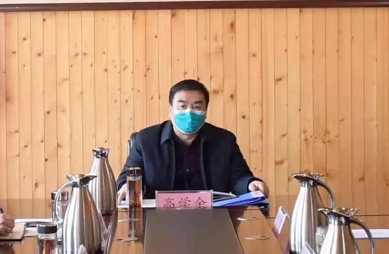 局党组成员,副局长高学余主持会议并讲话,局领导崔宏伟,张洪台,刘书峰