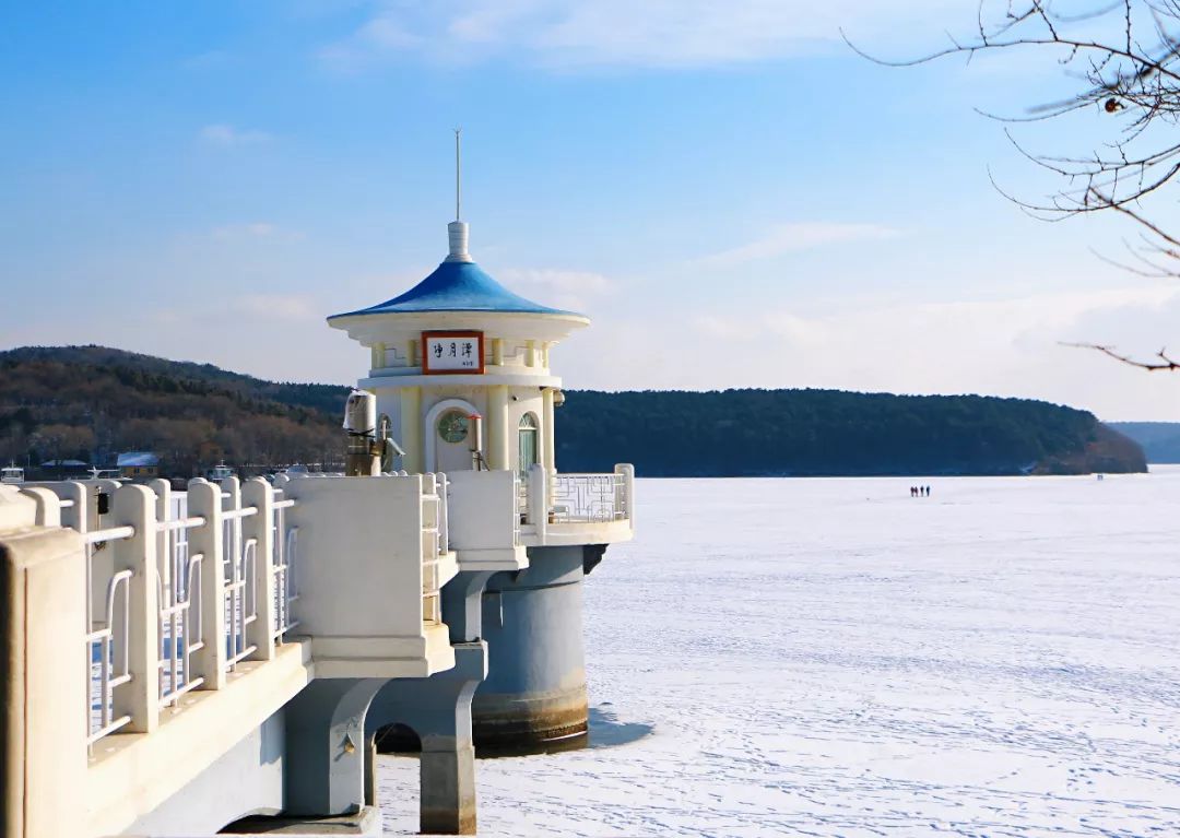 跟着女摄影家的相机去净月潭云旅游!