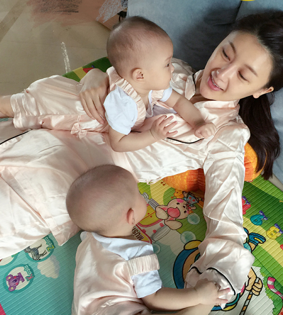 40亿的天价离婚案?甘薇和贾跃亭12年情已断,风光不再