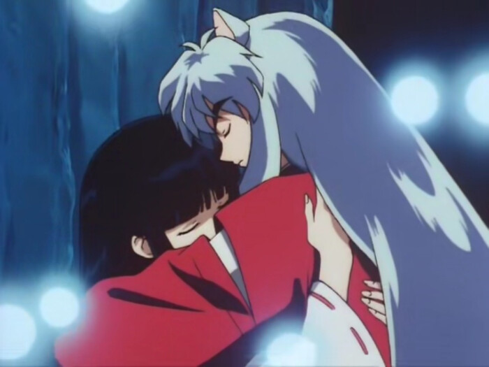 犬夜叉背戈薇抱桔梗意味着什么心疼与保护