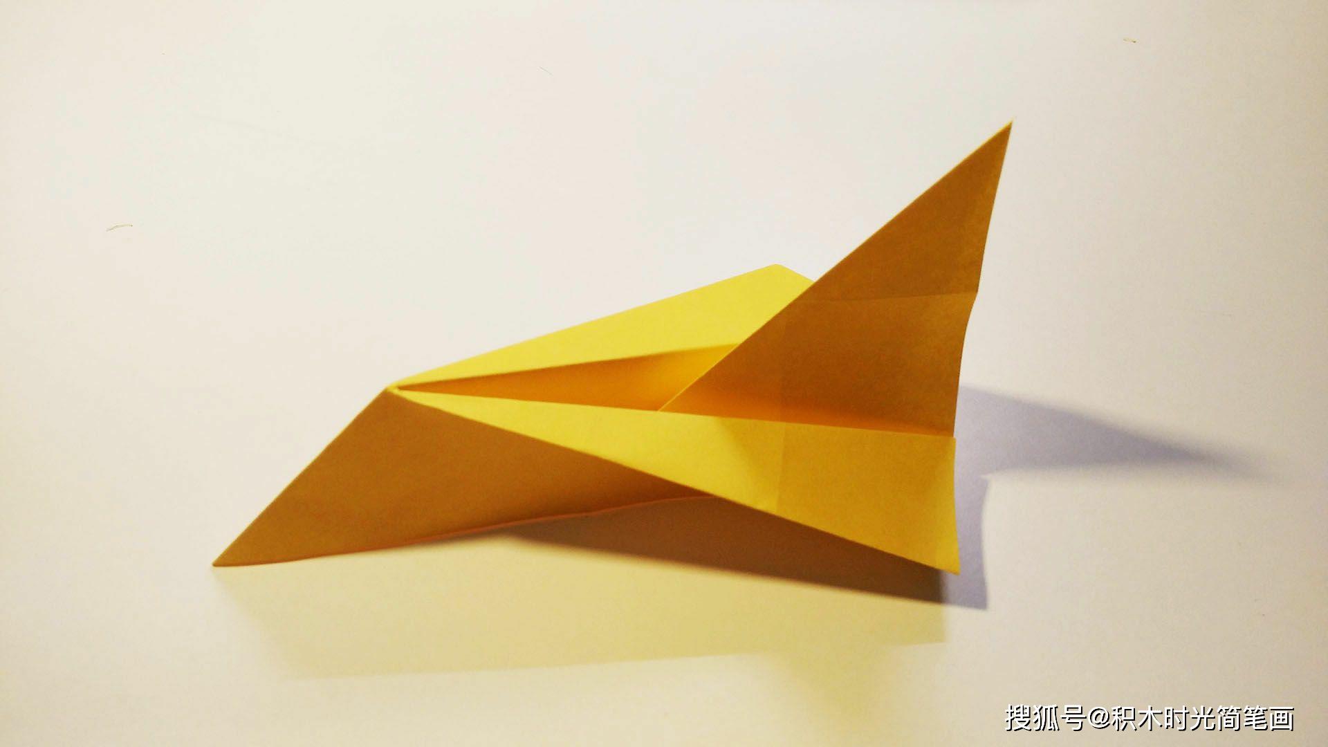 流线型纸飞机图片