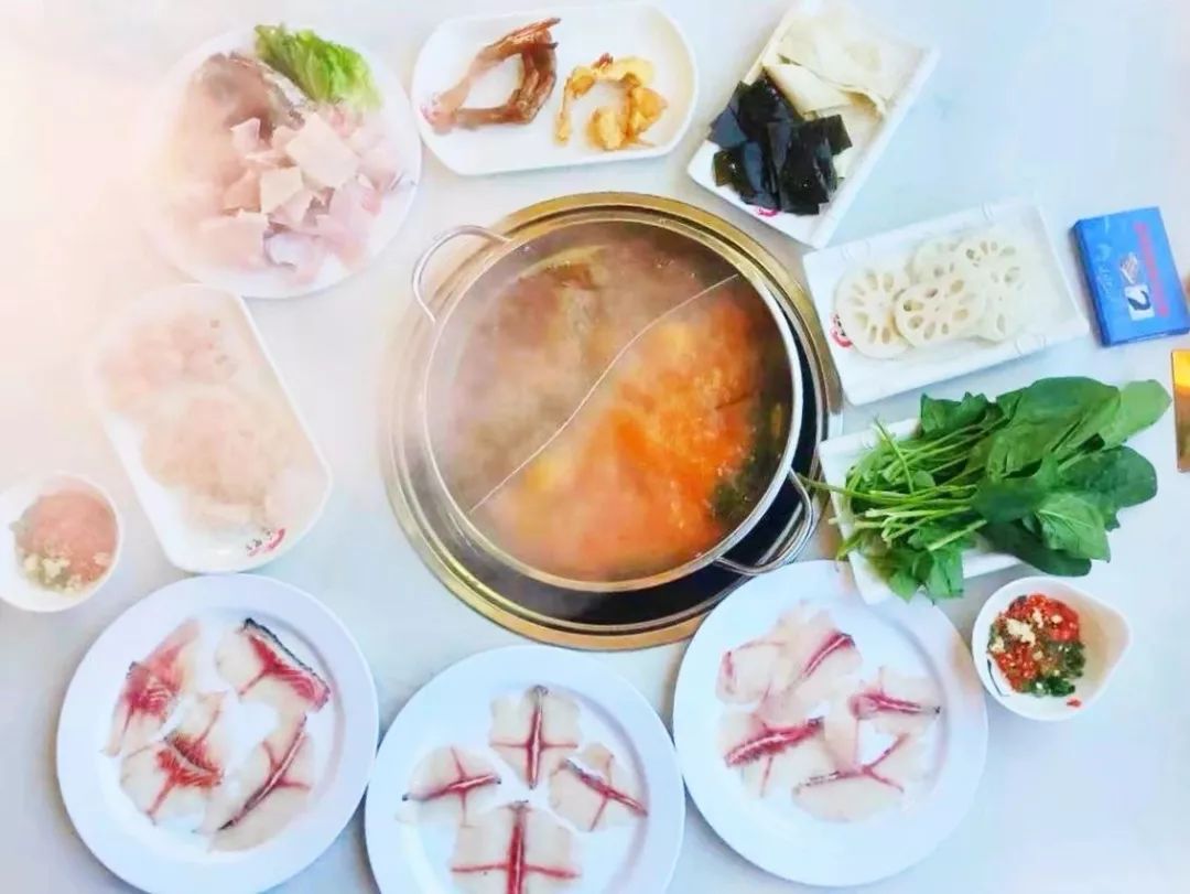 联系人:赵先生联系人:刘女士香喷喷参鱼片火锅,曲靖最正宗最好吃的