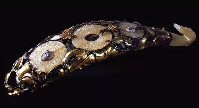 足不出户赏文物八史海钩沉战国嵌绿松石铜带钩