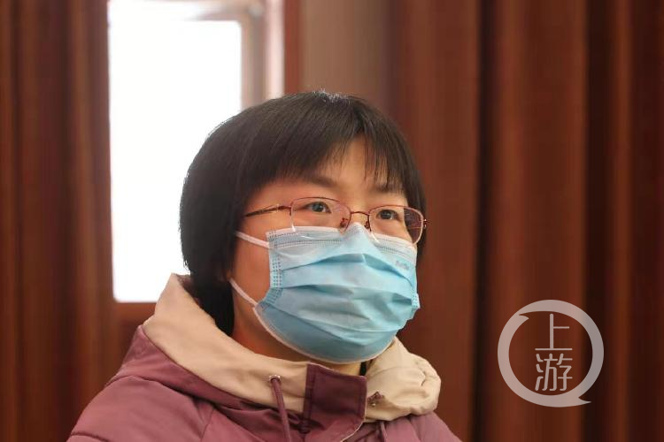 重庆退役女军医三次请战赴湖北支援