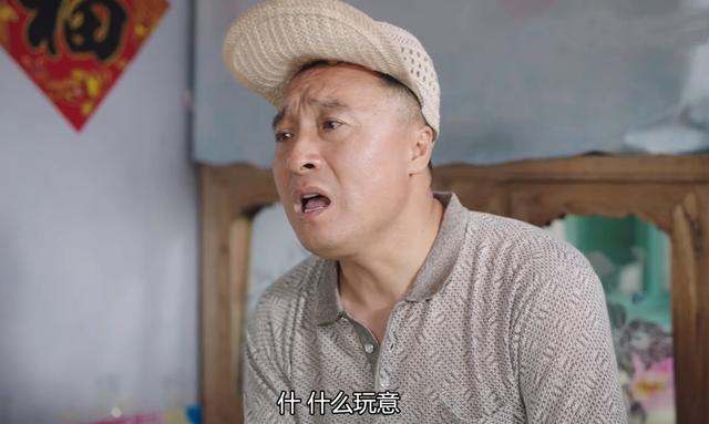 《刘老根3》一登场,两个人就拿出自己的吃饭绝活二人转,一开嗓就仿佛