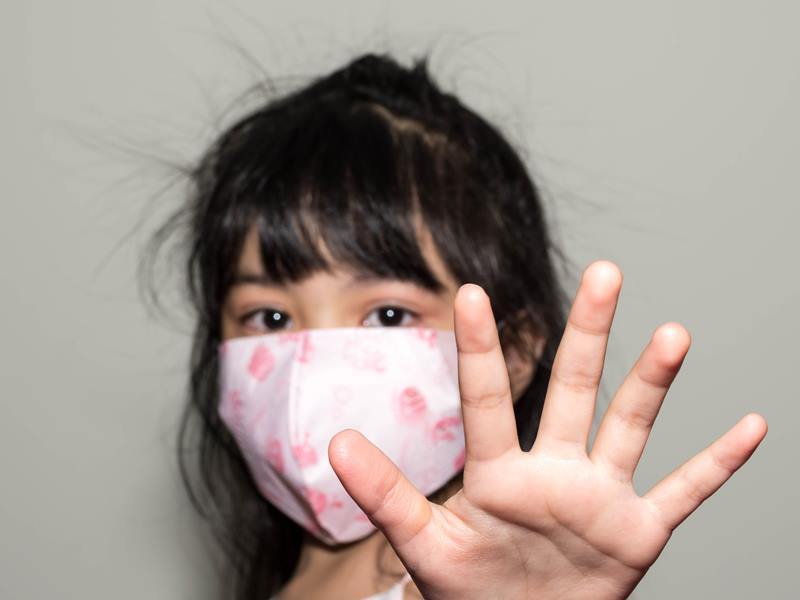 防疫下妈妈用2周时间练习让孩子自愿戴口罩