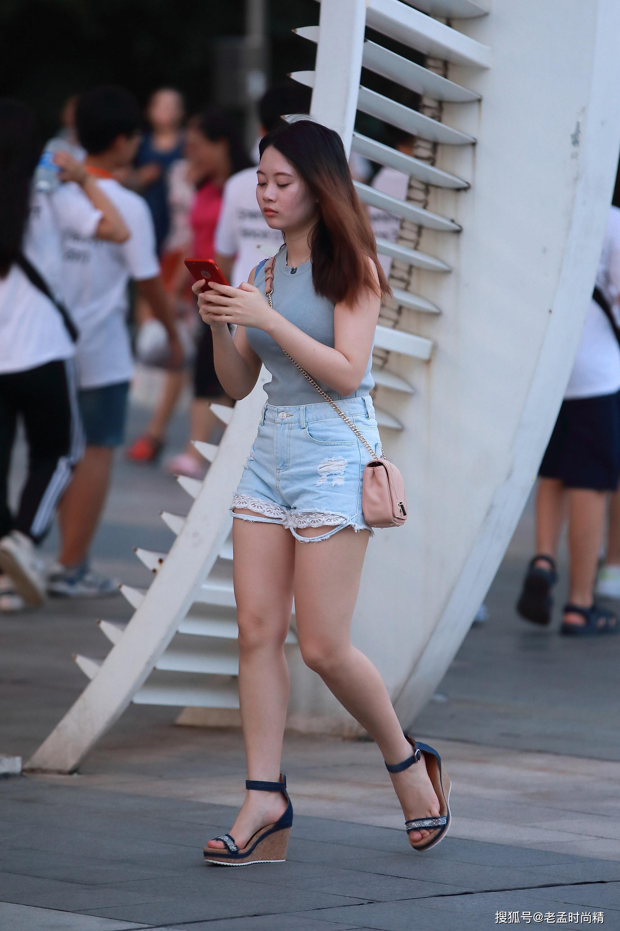 街拍: 都市靓女时尚漂亮, 小姐姐们都太好看了