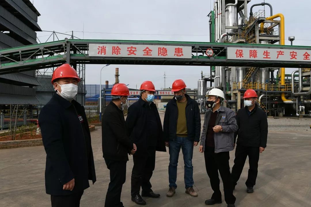 常务副市长杨中华一行,在市应急管理局局长田琨,麒麟区副区长杨云权和