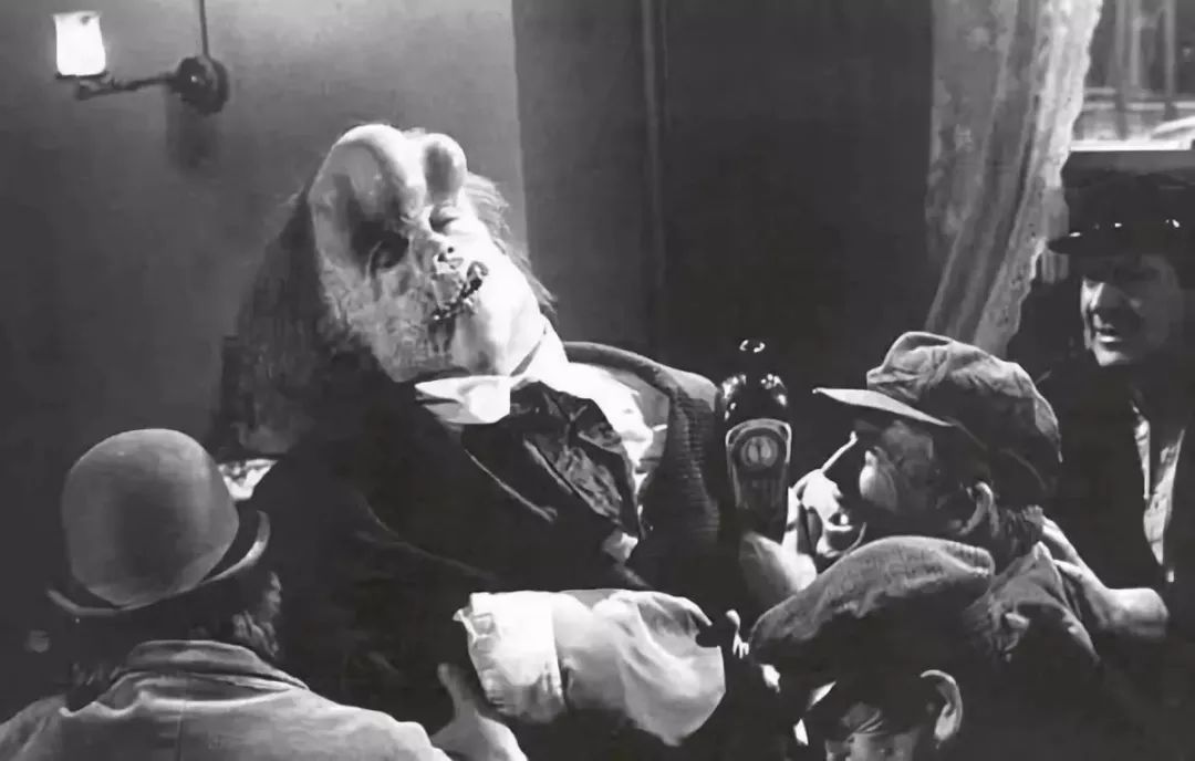 来看一场畸形秀吗