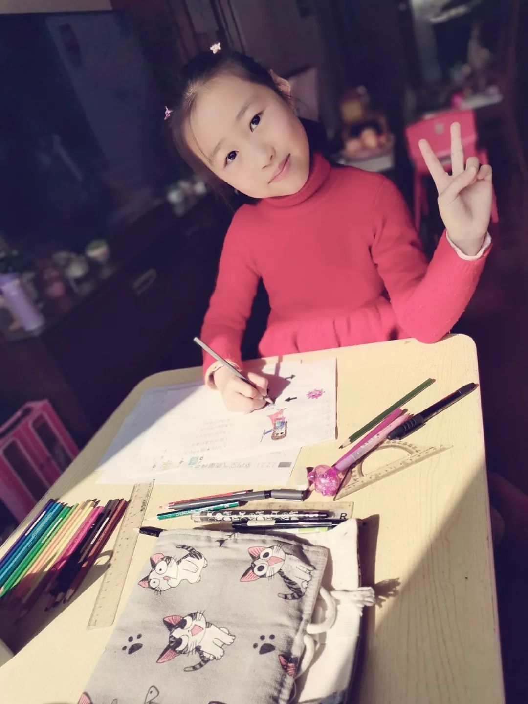 漫画)(二5中队 张偲韵——书法)(四1中队 王意涵——衍纸)(四3中队 石