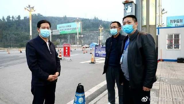 2月13日,由湄潭县常务副县长陈黔尧带队的运输车队,驱车2个小时行程