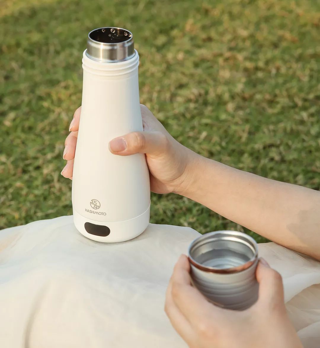 这个保温杯还能烧水走到哪里都能带着