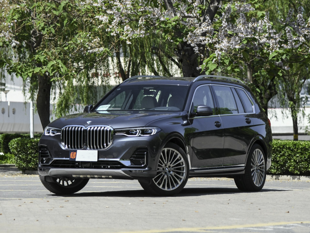 奥迪推出大型豪华suv年内上市竞争宝马x7和奔驰gls