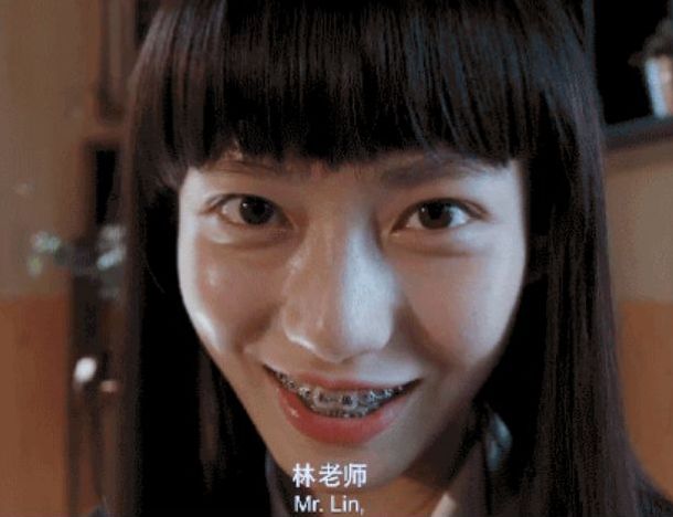 原创《唐人街探案》中的牙套妹安琪牺牲有多大?