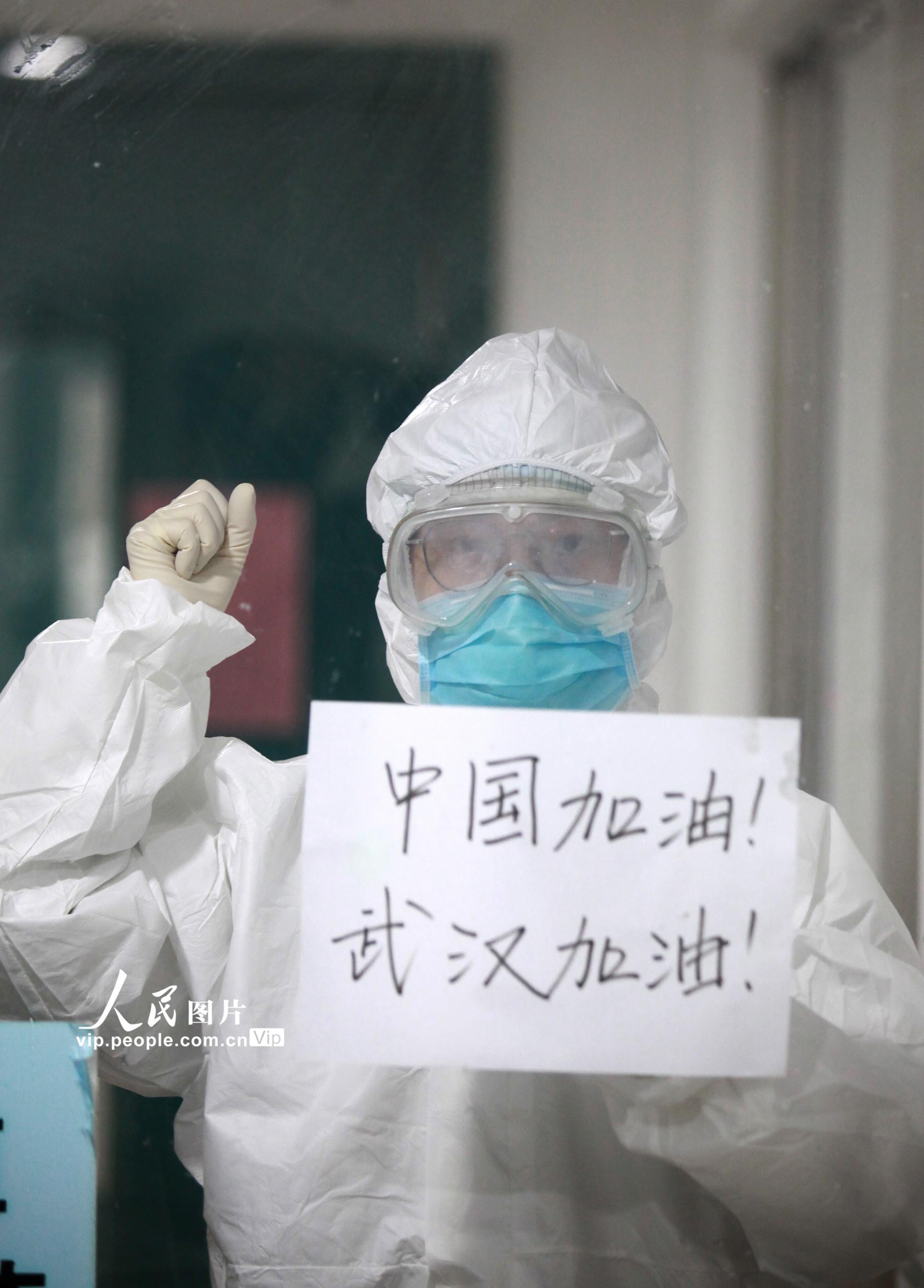 江苏扬州:战疫一线的医护人员