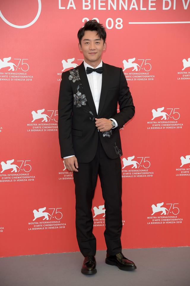 西装如何挑选?郑恺的时尚细节值得参考