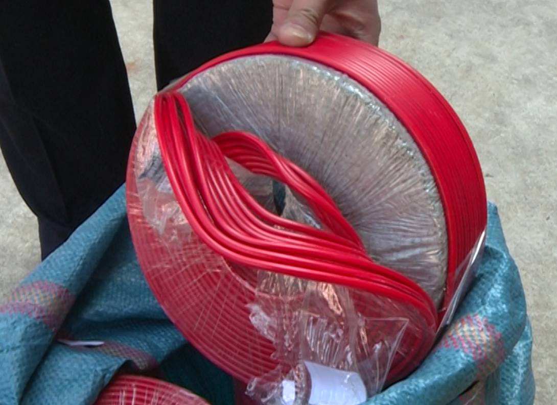 "假" 电线伪装得好逼真!如何识别?_铜芯