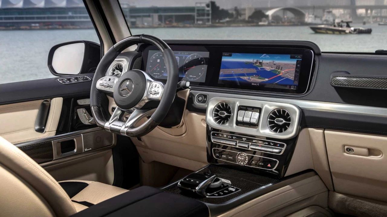 触不到的恋人触不到的amgg63海陆套装