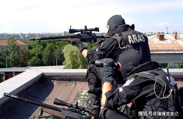部队狙击手最根本的区别就在于:子弹射出后,一个想看到罪犯怎么被击杀