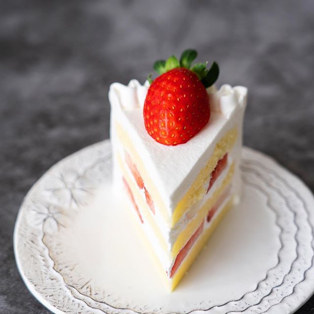 草莓季来了用草莓这样装饰蛋糕绝对惊艳