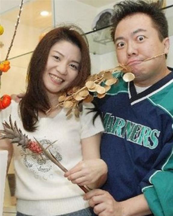 董志成和罗若云两人结婚21年,一直非常恩爱.