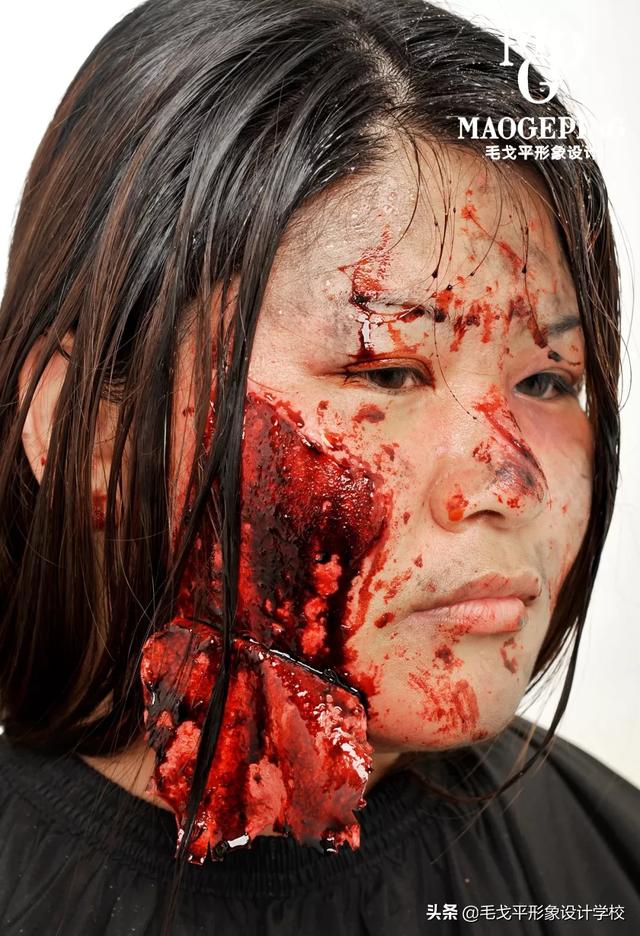 手把手教你打造超逼真伤效妆明明知道是假的我却看疼了