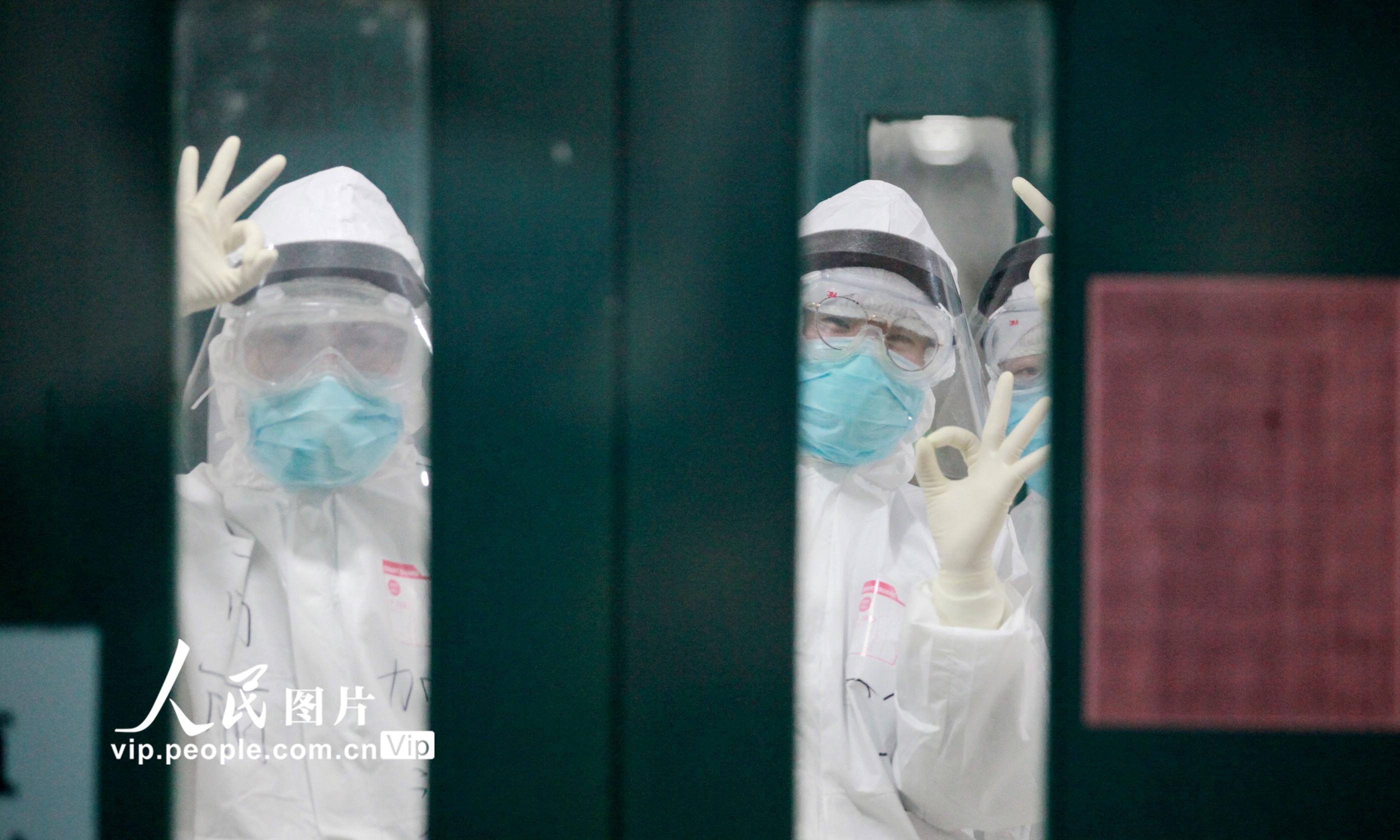 江苏扬州:战疫一线的医护人员