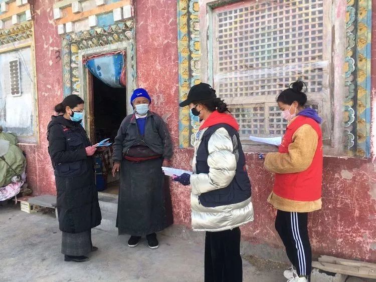 青春战疫石渠青年志愿者在行动