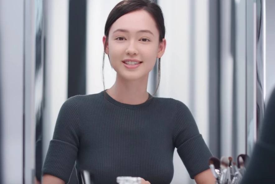 她就是fiona fussi,中文名叫智欣,她