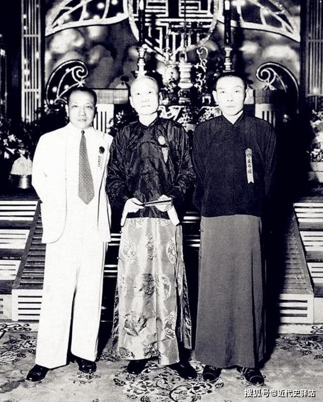 中共地下工作,同时他也为中统和以及日本领事馆特务机关岩井公馆工作