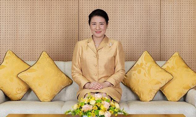 6756岁雅子皇后重回颜值巅峰,原来优雅老去才是最美的_日本