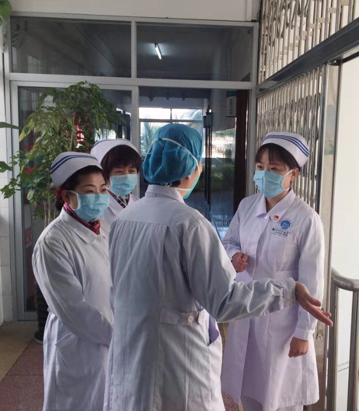 泉州一院隔离病房护士长石井人洪莉莉带你走进战疫前线致敬