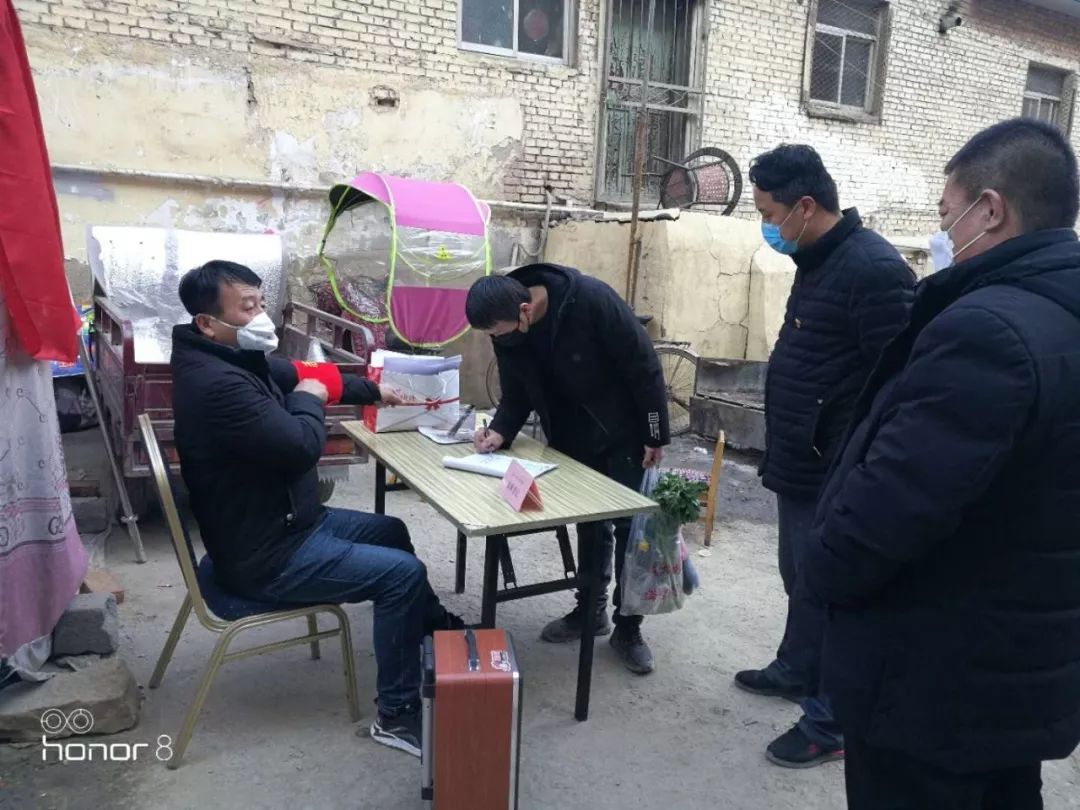 战疫先锋宝塔区审批局驻向阳村第一书记朱建军坚守岗位战斗到底