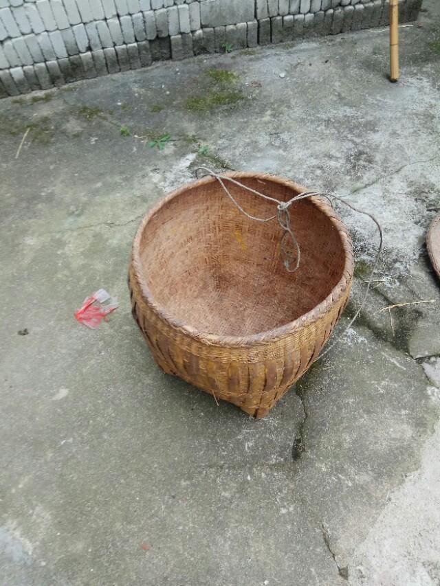 箩筐不仅是容器还是量器,一般分为三斗箩,四斗箩和五斗箩,每只箩筐装