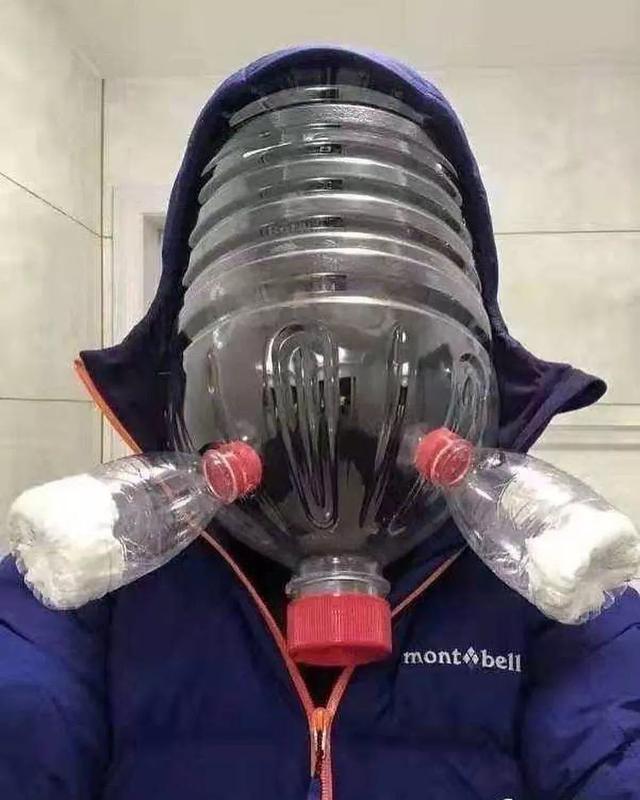 抗击疫情一边看感觉特别搞笑但眼泪汪汪掉来了组图