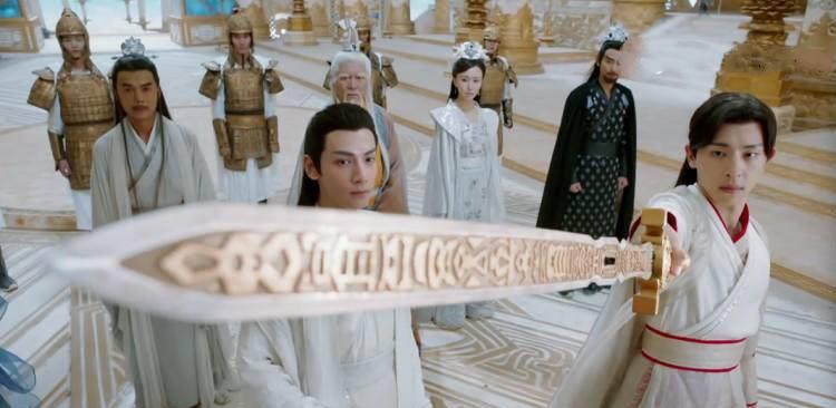 而是去九霄云殿上向天帝请旨亲去魔界捉拿穷奇,直到他拿到了赤霄剑