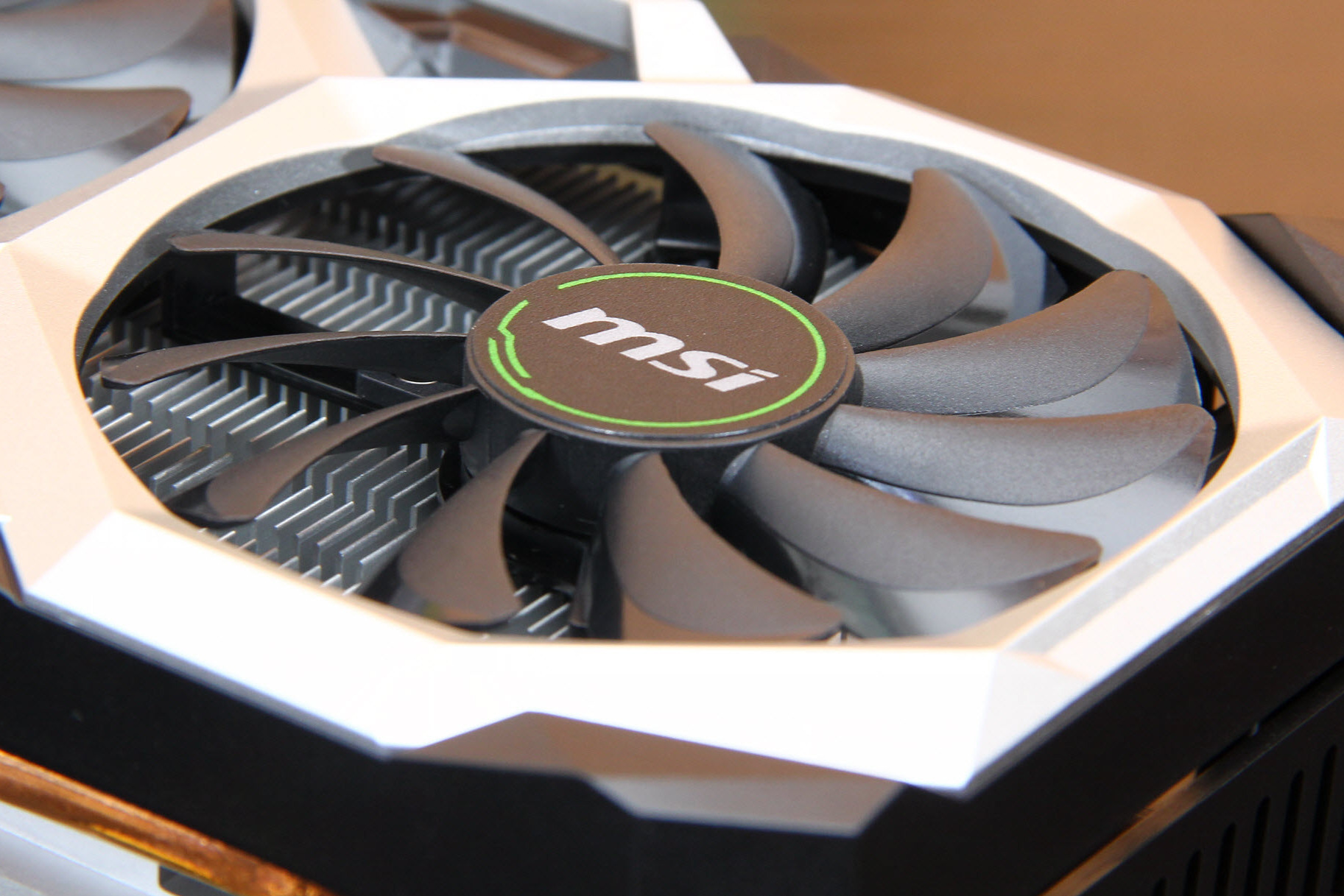 原创 在家也是英雄!r5-3500x配gtx1660s轻游主机推荐
