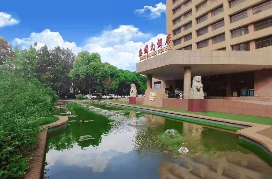 无锡大饭店作为《舌尖上的中国》无锡菜的主推之处